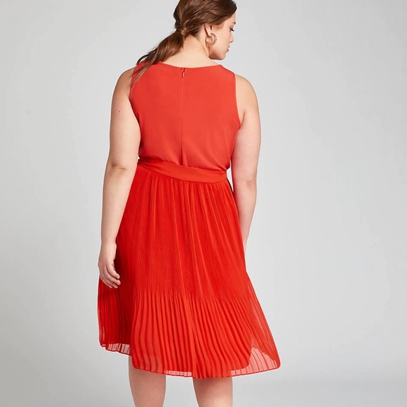 Lane Bryant Pleated Chiffon Fit & Flare Dress NWT Size 14/16 - Picture 2 of 2